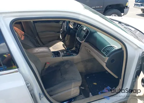 2013 Chrysler 300 Motown z USA, uszkodzony, nr VIN 2C3CCAAG9DH543990